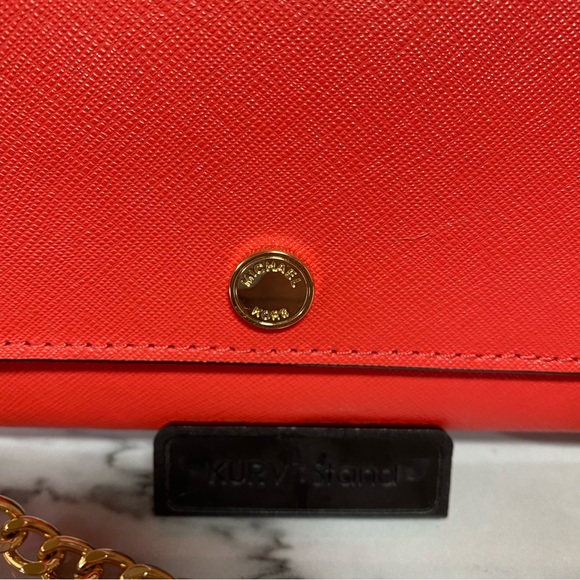 Michael Kors Wallet on Chain - Picture 2 of 10
